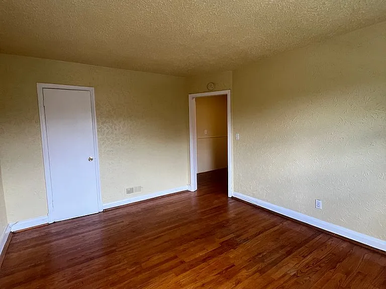 3708 Erdman Ave — Photo 8