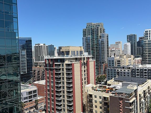 4th image of 321 10th Ave Unit 1604