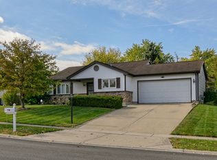 10 Fallstone Dr, Streamwood, IL 60107