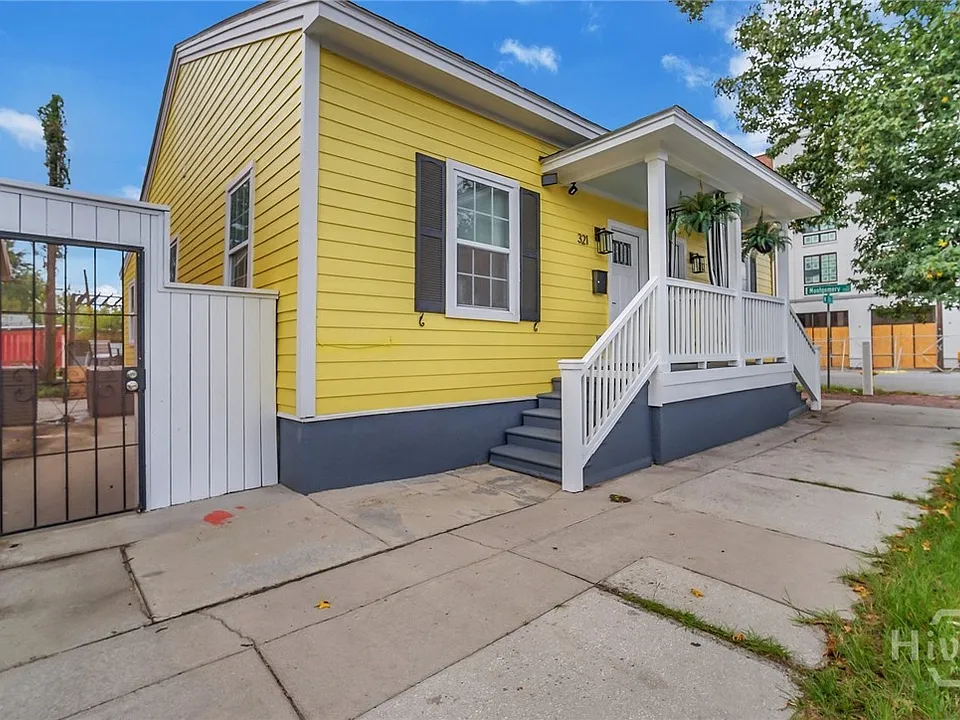 323 W 31st St #2