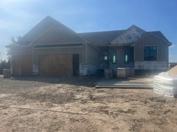 8443 N Emerald Ct, Maize, KS 67101