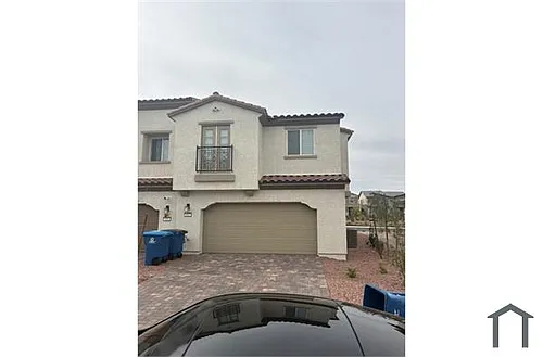 955 Watford Pl Photo 1