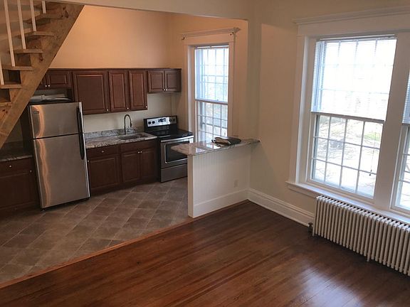 2nd image of 2303 Grove Ave #B
