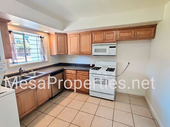 4th image of 1645 Greencastle Ave APT A