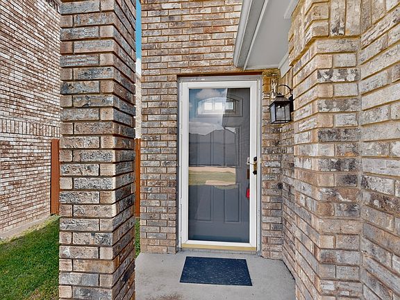 4th image of 1826 McAlaster St