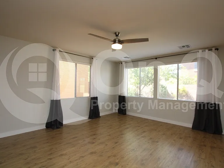 3464 E Carla Vista Dr — Photo 7