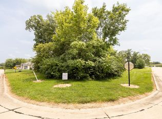 4900 Red Oak Dr, Waterloo, IL 62298