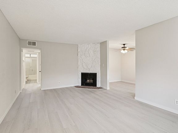 3rd image of 725 E Providencia Ave #108
