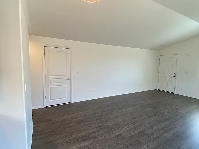 2501 NE 5th St — Photo 10