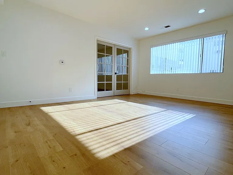 14423 Tiara St #1-10 — Photo 2