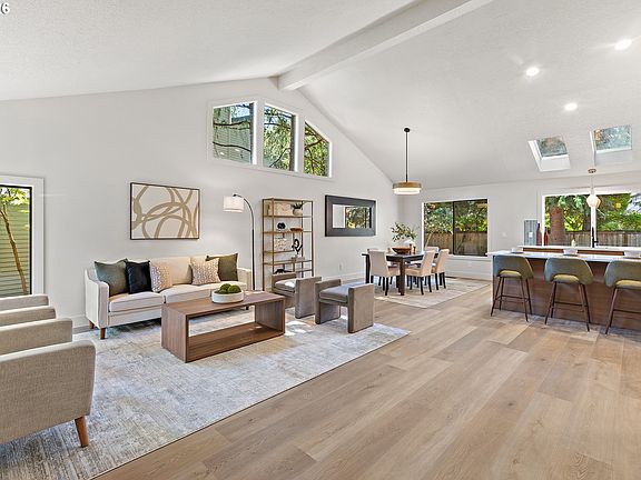 4th image of 17427 SW Rivendell Dr