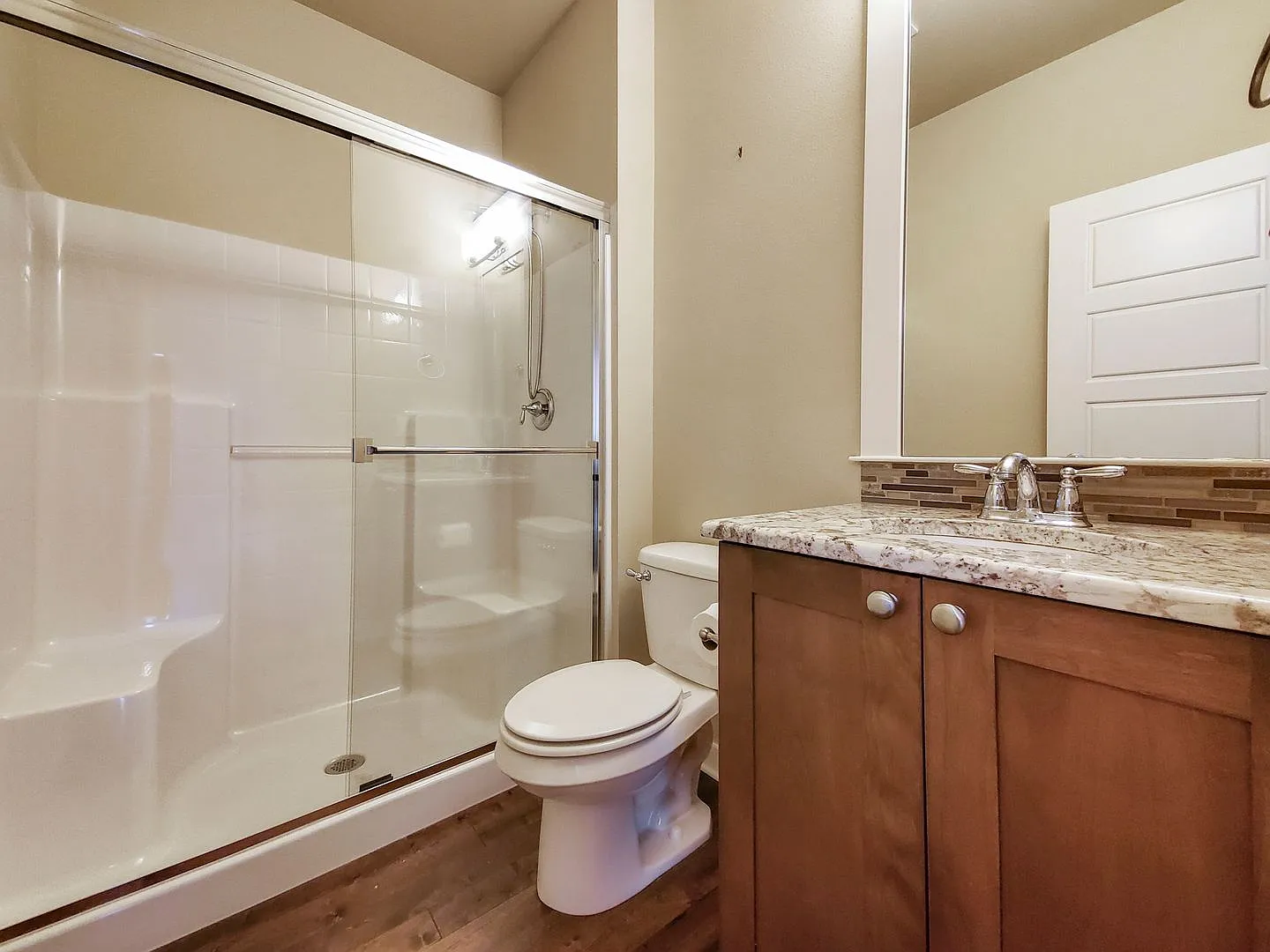 Convenient location near I-405 across from Junita High School — Photo 4