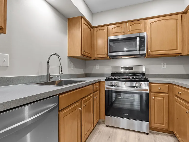 115 Goldfinch Ct #237 — Photo 9