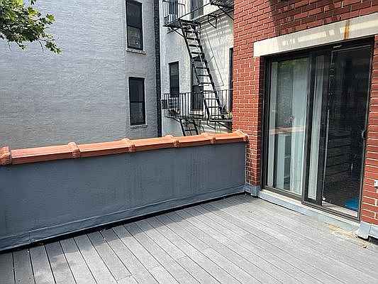 3rd image of 410 W 48th St APT 25