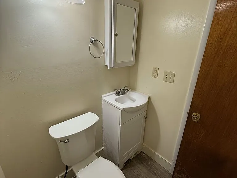 200 Bradley Ave — Photo 7