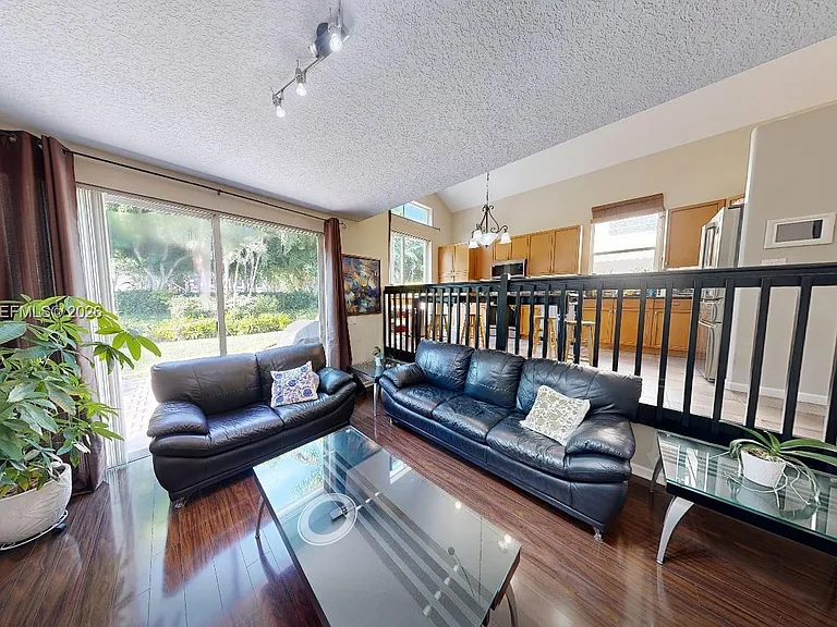 9640 Wyeth Ct — Photo 12