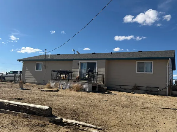 28 S Monkey Rd, Glenrock, WY 82637