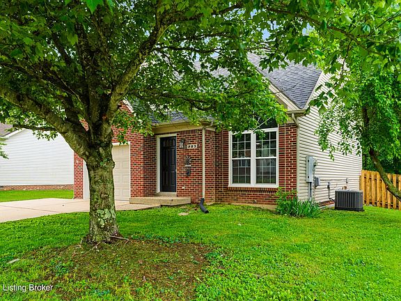 3rd image of 203 Woodfield Cir