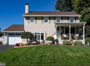 22 Kerr Dr, Trenton, NJ 08610