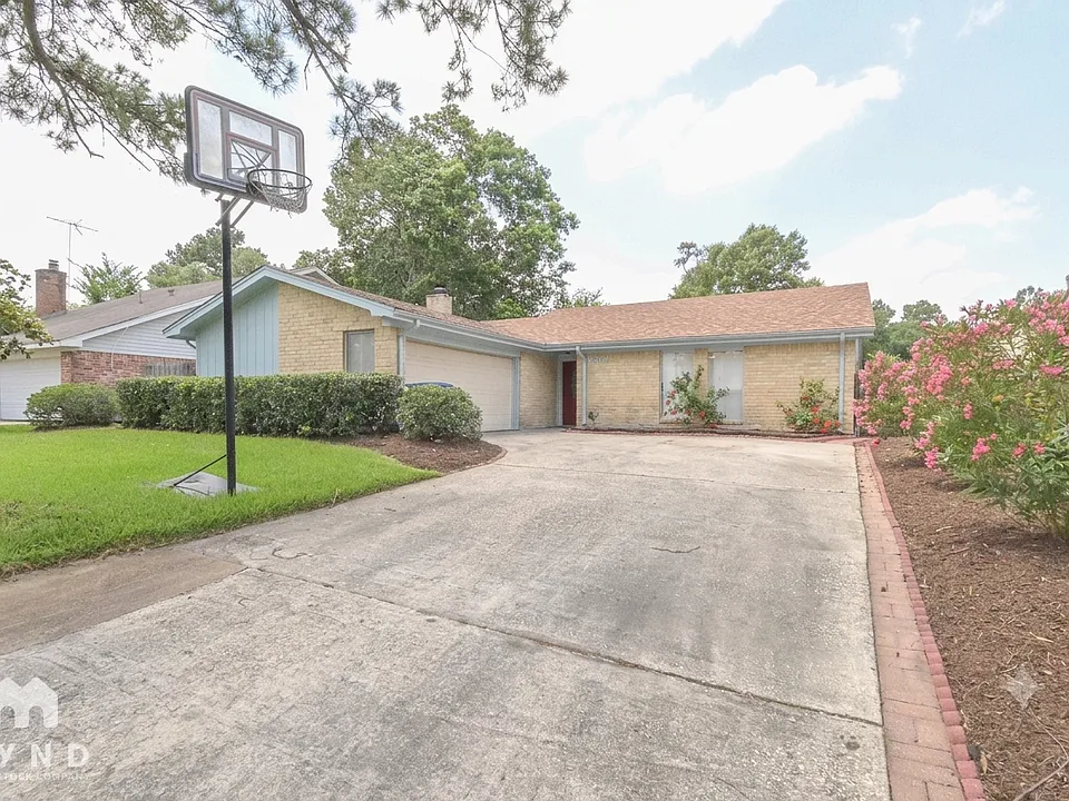 7014 Stoney River Dr