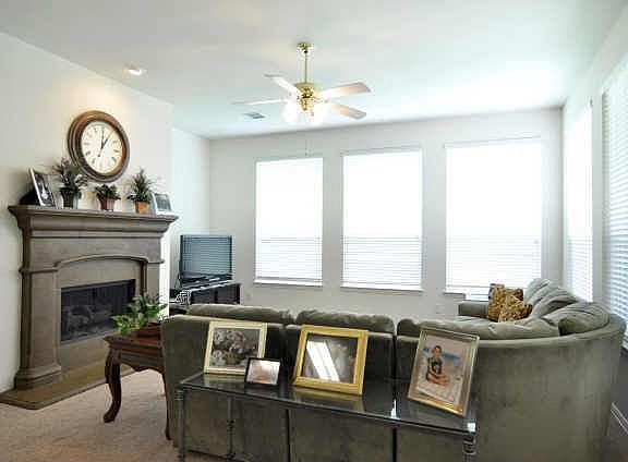 2nd image of 5041 Comstock Cir