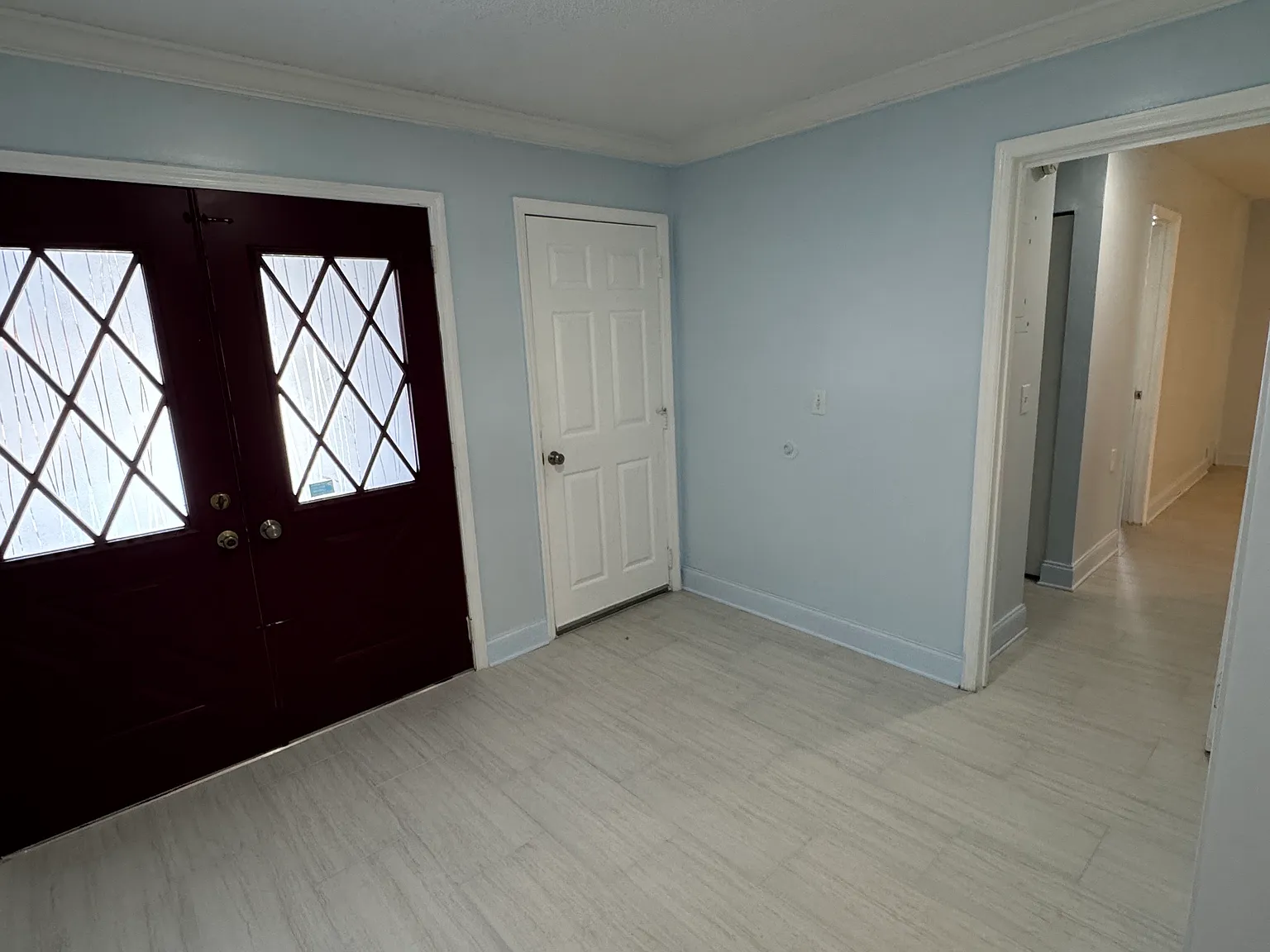 3 bed, 2016 sqft, $2,280 — Photo 4