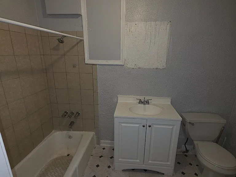110 N Bond St #1 — Photo 9