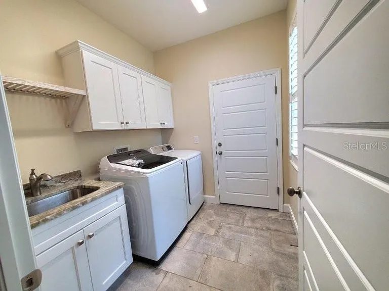 431 W McKenzie St — Photo 21
