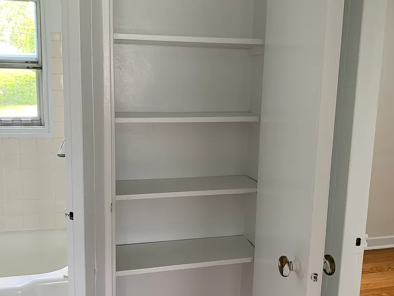 Riverview Manor Apartments — Photo 13