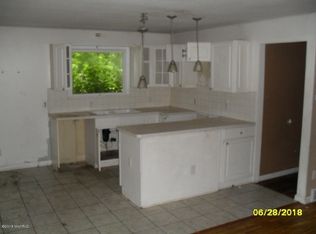 69883 Sherman Rd, Edwardsburg, MI 49112