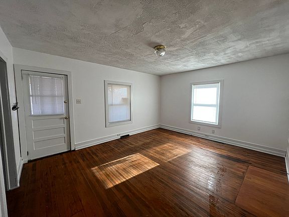 2nd image of 224 Howard St