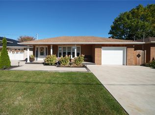 662 Mohawk Rd W, Hamilton, ON L9C 1X8