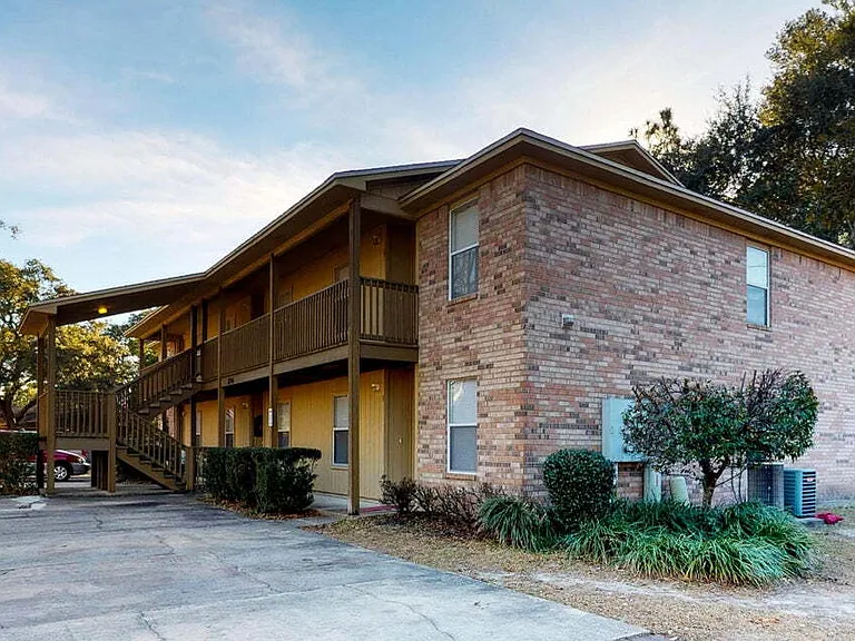 895 Silverwood Dr #5 — Photo 5