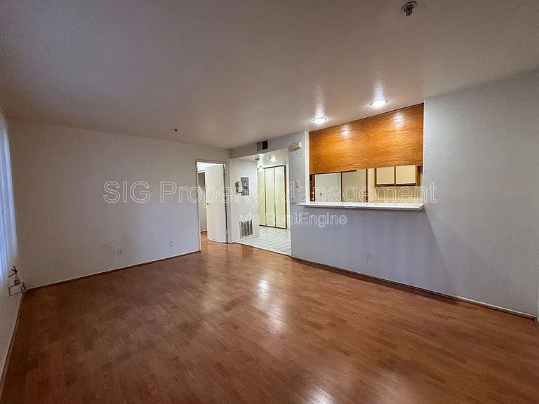 314 Lincoln Ave #15 — Photo 2