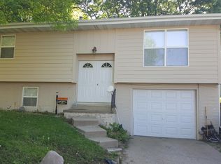 305 Pleasant St, Carlisle, IA 50047