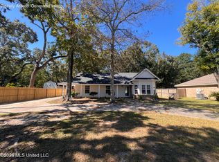 2621 Beach View Dr, Ocean Springs, MS 39564
