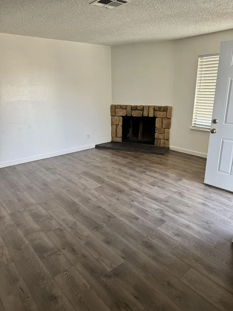 2377 Exeter Dr — Photo 1
