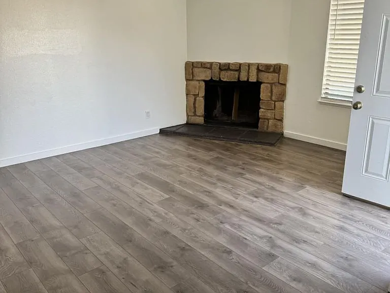 2377 Exeter Dr — Photo 1