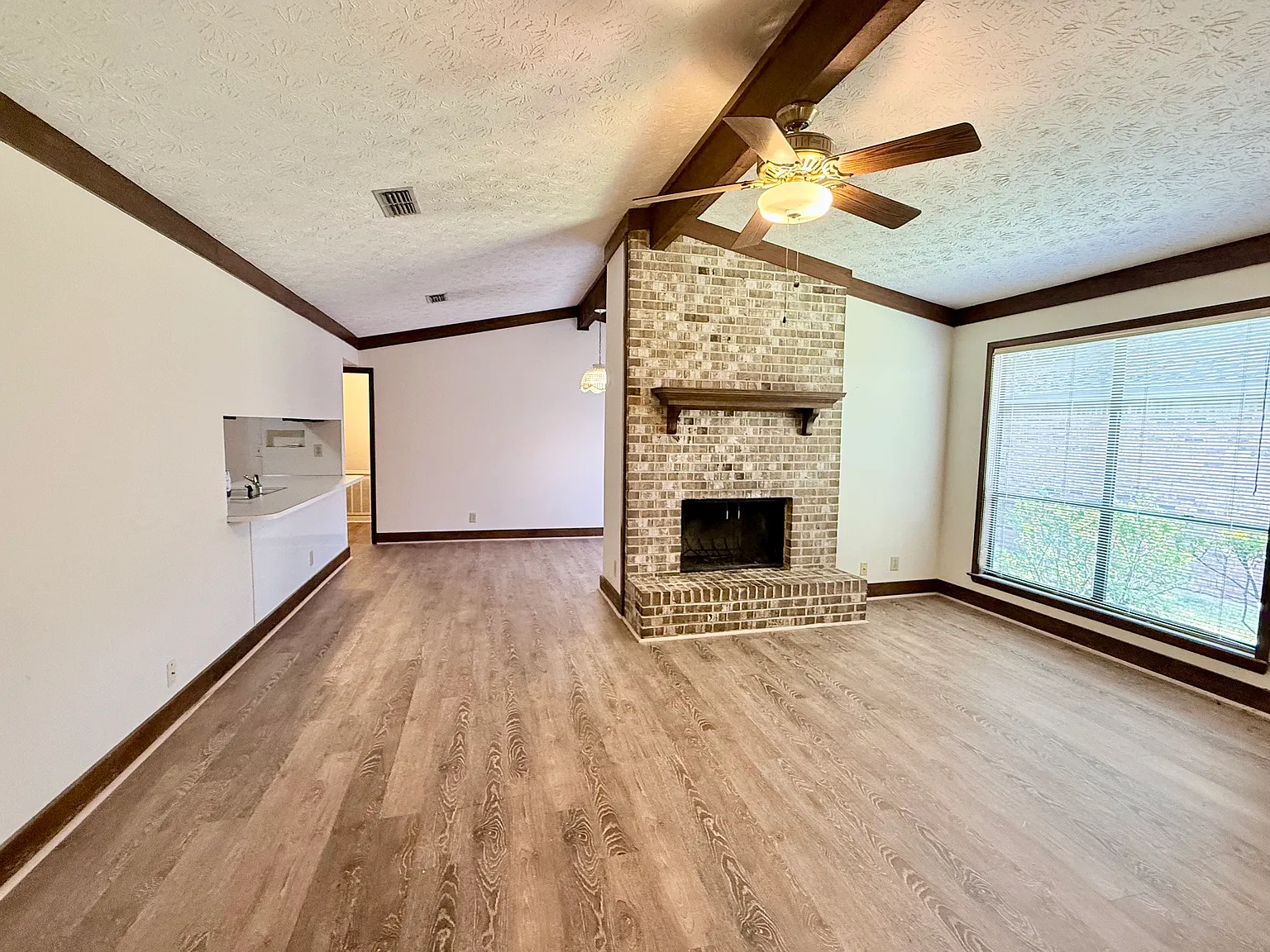 1520 Katrina Pl — Photo 3