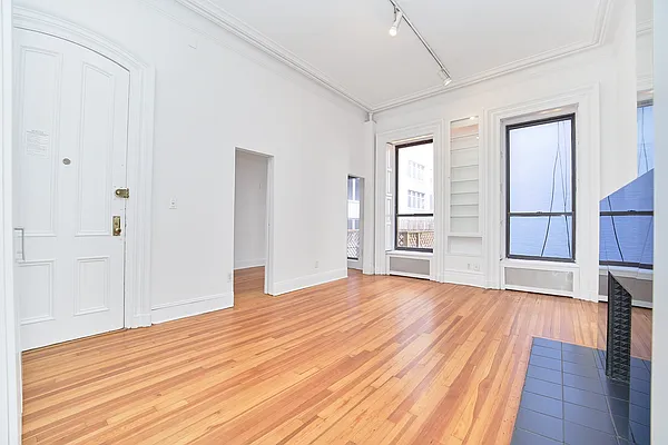 Rented by Living New York | media 11