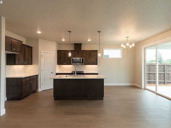 2nd image of 3424 SE 8th Ave