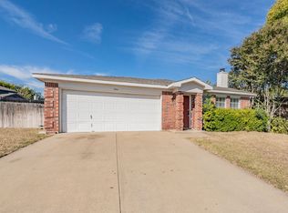 564 Blue Haze Dr, Fort Worth, TX 76108