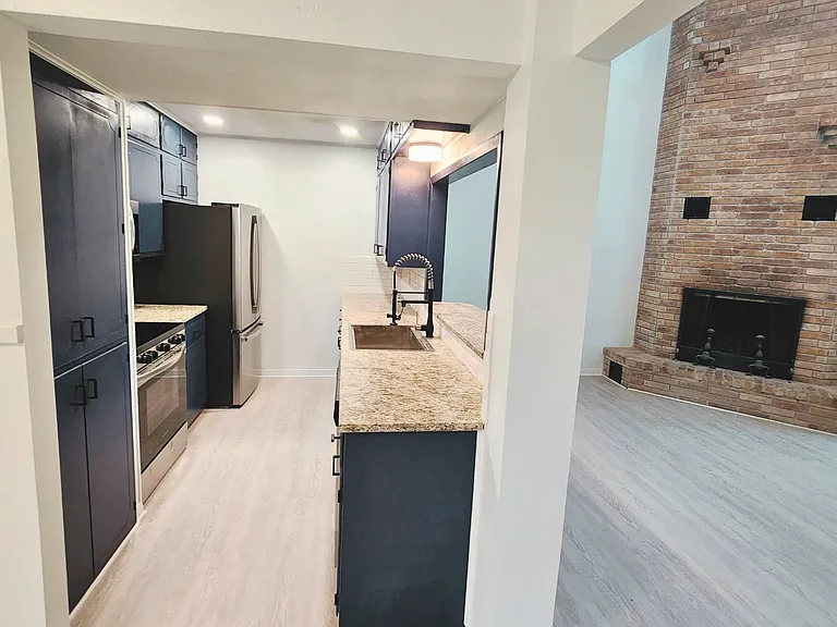 103 Brentwood Dr #103 — Photo 5