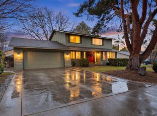 242 W Greenview Dr, Richland, WA 99352