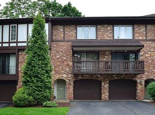 306 Woodbridge Dr, Pittsburgh, PA 15237