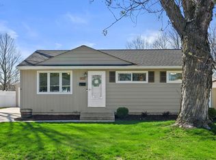 149 Highland Ave, Hartland, WI 53029