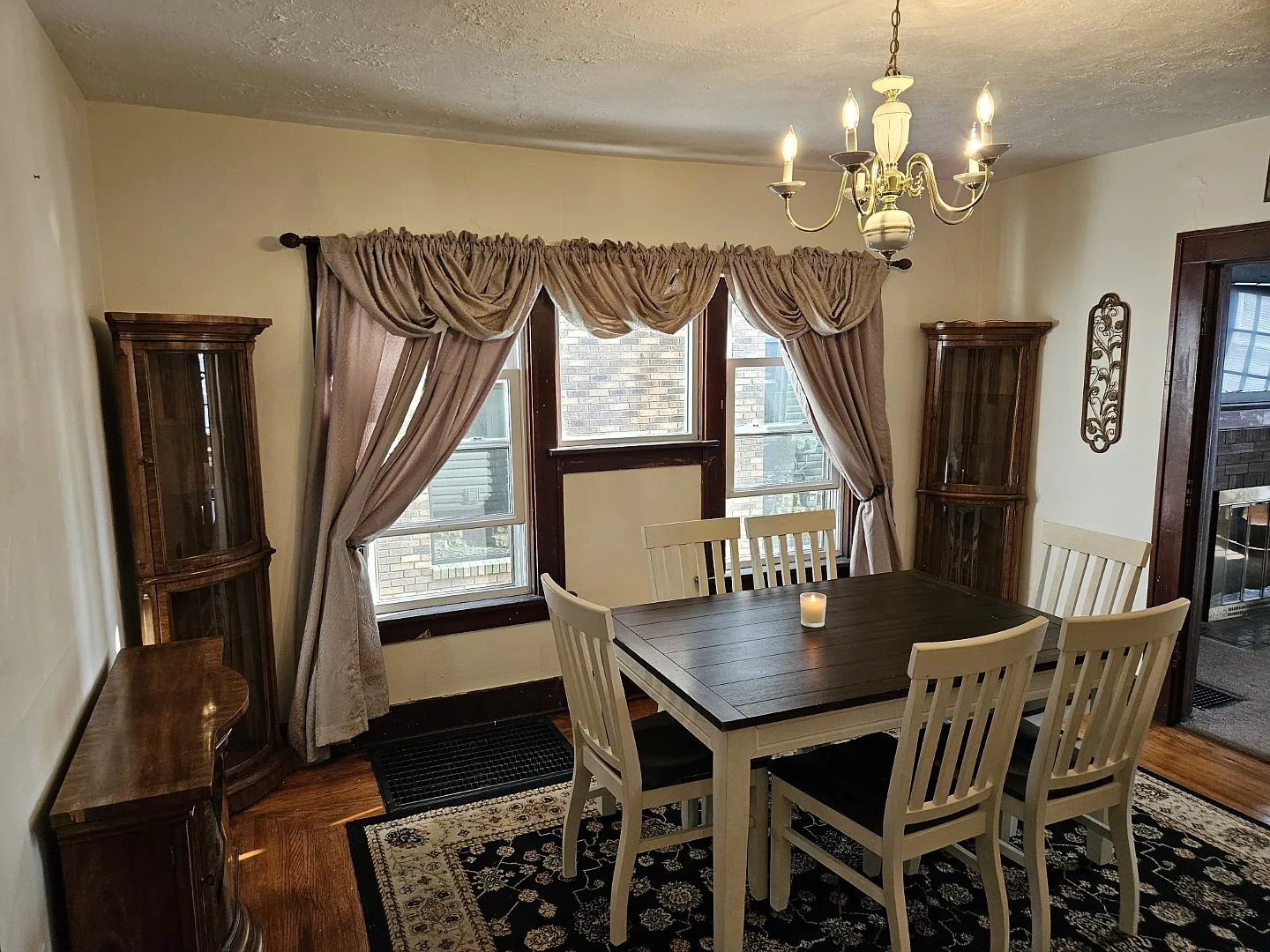 2 bed, 1100 sqft, $1,095 — Photo 2