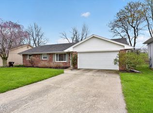 6637 Janel Ln, Maumee, OH 43537