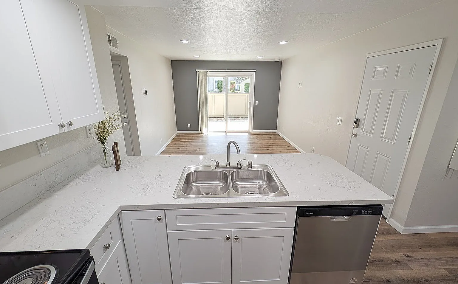 Cypress Terrace — Photo 3