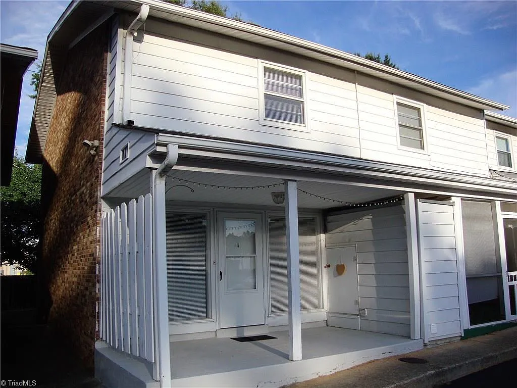 101 Oxford Place #4 - PEAK — Photo 1